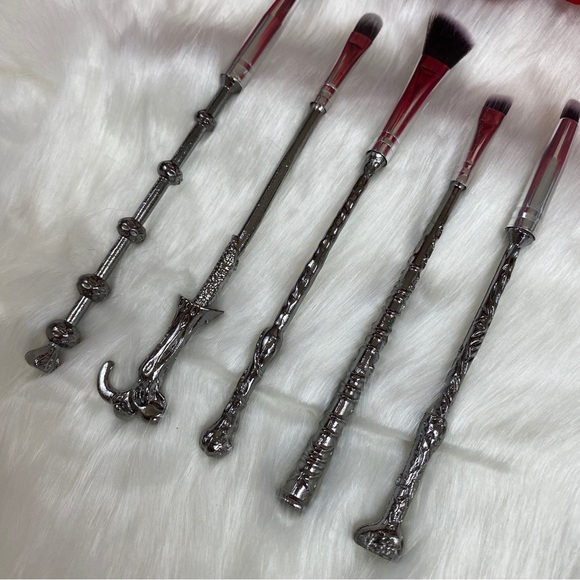 Harry Potter Wand 5 Piece Makeup Brush Set - Picture 7 of 13